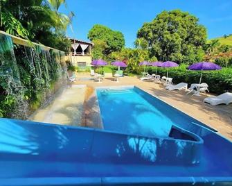 Vale do Sonho Hotel - Guararema - Zwembad