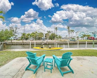 Waterfront Bungalow in Matlacha - Matlacha - Patio