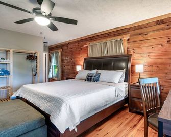 Secluded Cozy Cabin on 6 Acres w/Amazing Views! - Vonore - Habitación