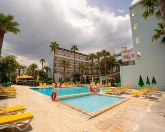 Malibu Garden Resort Hotel - Kemer - Piscina