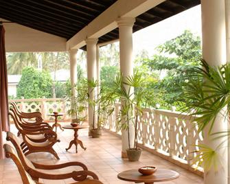 Wunderbar Beach Hotel - בנטוטה - פטיו