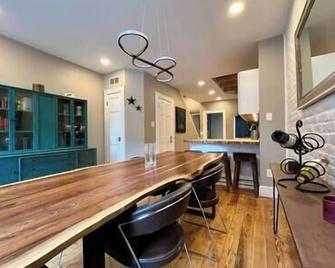 The Conestoga House - Theater & Business District - Lancaster - Dining room