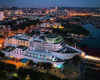 Pacific Palace Hotel - Batam - Outdoor view