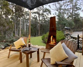 Falls River Eco Luxury - Deloraine - Innenhof