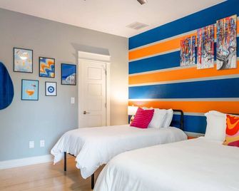 Fun 4BR Near Downtown with Games & Firepit - Austin - Bedroom