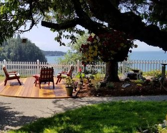 Cottage by the Sea - Anacortes - Patio