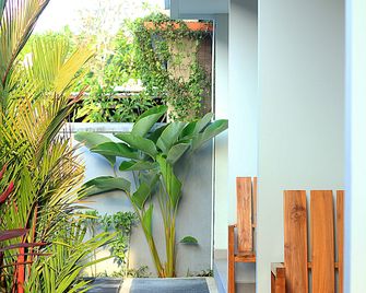 Sweet Corner Guest House - Denpasar - Vista del exterior