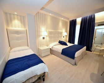 Hotel Fedora Riccione - Riccione - Makuuhuone