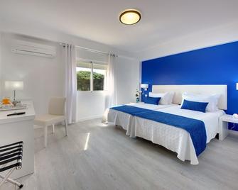 Hotel Zodiaco - Quarteira - Yatak Odası