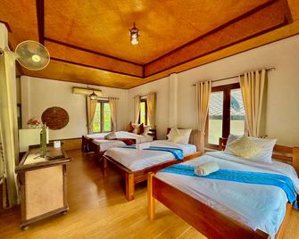 Pailove & Baanchonphao Resort - Pai - Bedroom