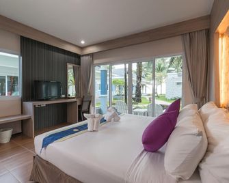 Chaolao Tosang Beach Hotel - Chanthaburi