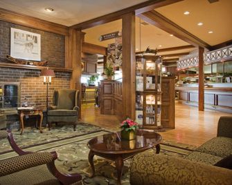 Crest Hotel - Prince Rupert - Lobby