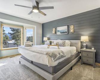 4br Hot Tub Mountain Views - Family Friendly - Woodland Park - Bedroom