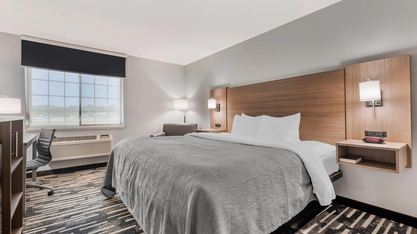 Quality Inn Chesterton near Indiana Dunes National Park I-94