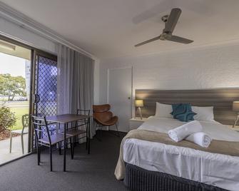 Bribie Waterways Motel - Woorim - Bedroom