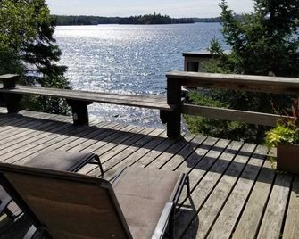 Escape to Island Paradise - Clearwater Bay, L.O.T.W. - Kenora - Balcony