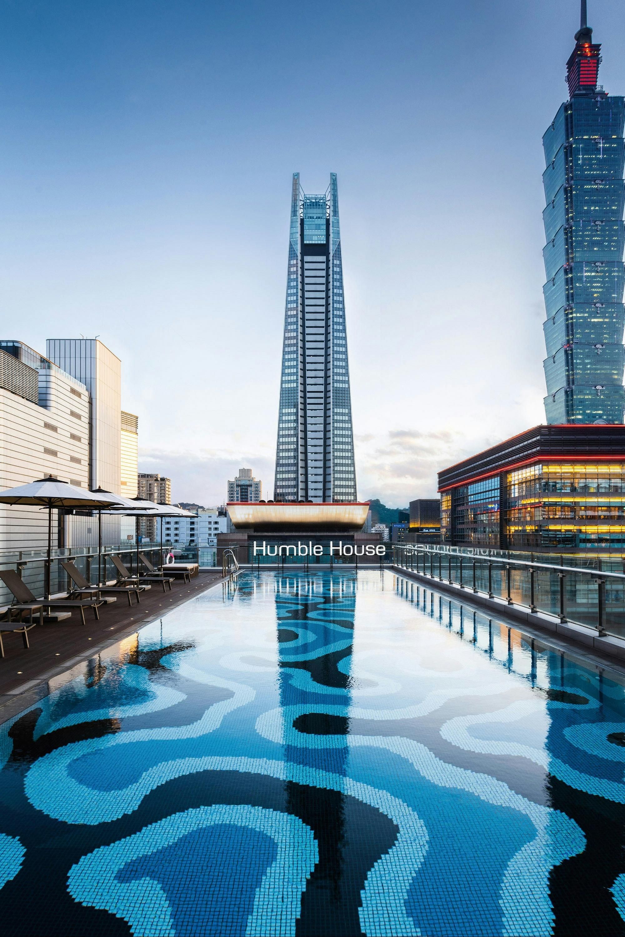 Humble House Taipei, Curio Collection by Hilton - טאיפיי - בריכה