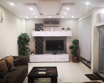 Furnished Studio Apartment - Lahore - Wohnzimmer