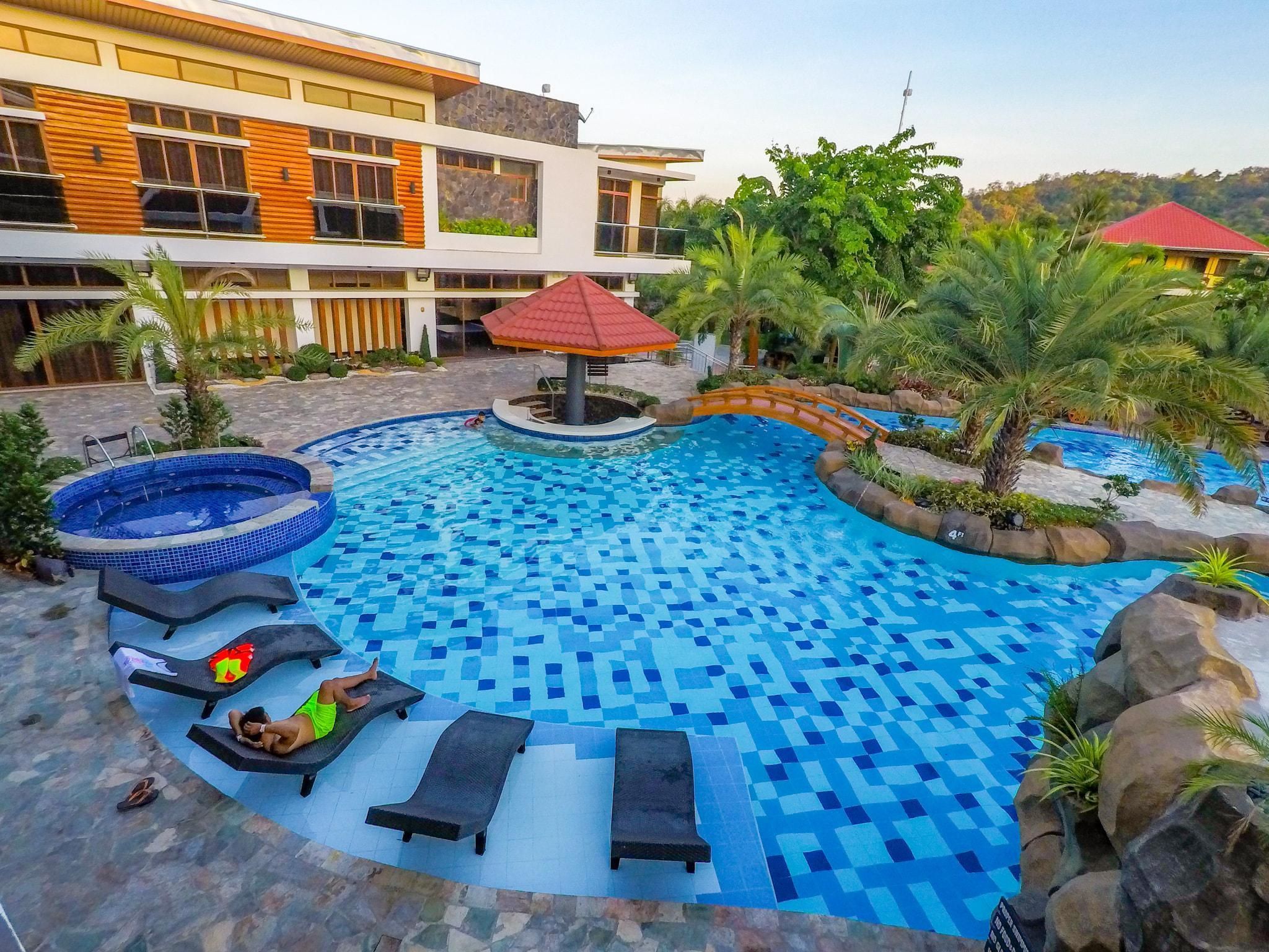 Calinisan Resort Hotel Inc. - Laurel - Pool