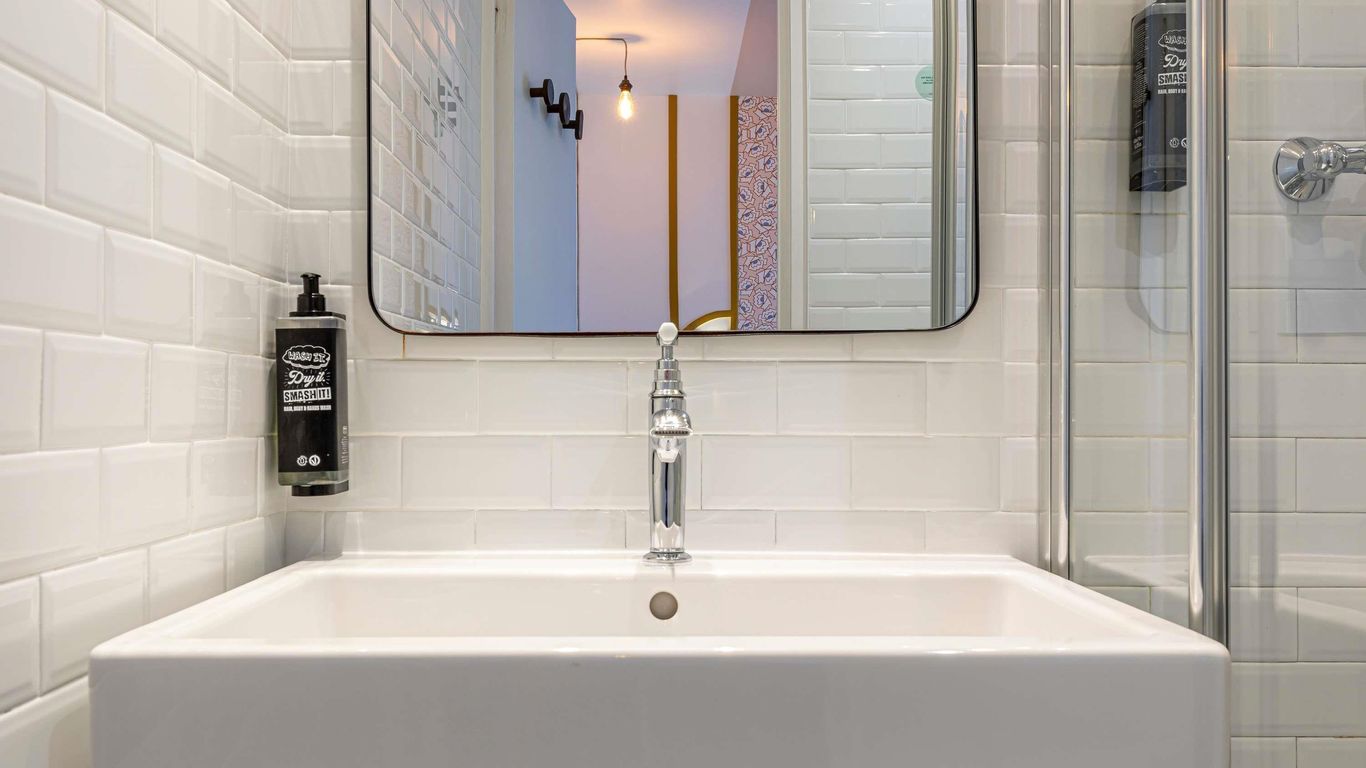 إيبيس ستايلز باريس إيفيل كامبرون