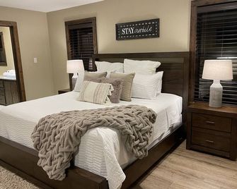 Bent Tree Cabin, on Private 12.5 Acres + Hot Tub - Broken Bow - Phòng ngủ