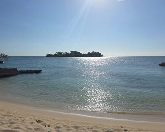 Negril Ocean View Apartment - Negril - Beach