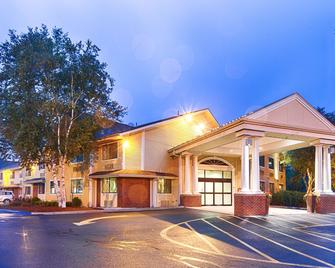 Best Western Plus The Inn at Sharon/Foxboro - Sharon - Edificio
