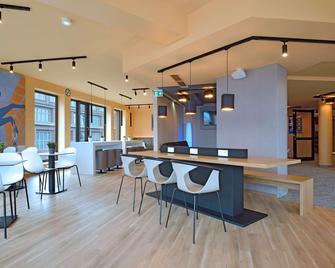 بي آند بي هوتول هانوفر سيتي - هانوفر - غرفة طعام