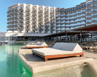 Cádiz Bahía by QHotels - קאדיז - בריכה