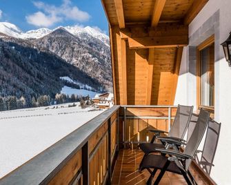 B&B Hotel Alpenrose Rooms & Apartments - Rodeneck - Balcón