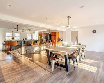 Nyc Getaway - Woodbury Commons, Storm King, Skiing - Cornwall - Dining room