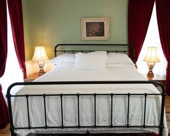Jarrett House - Dillsboro