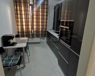 Apartament ultracentral lux - Pitești - Sală de mese