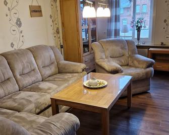 Gr FerienhausWohnung,Nordhastedt 2- 6 Personen 16 km zur Nordsee 24 km Büsum 45km St Peter Ording - Nordhastedt - Sala de estar
