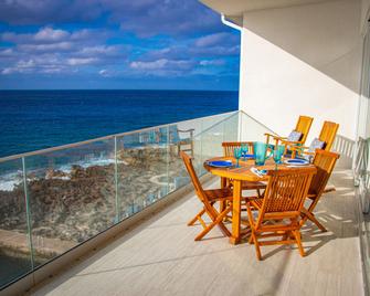 Lighthouse Point Residences - West Bay - Balcony