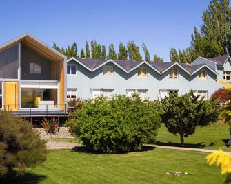 Apart Hotel Jardín - אל קאלאפטה - בניין