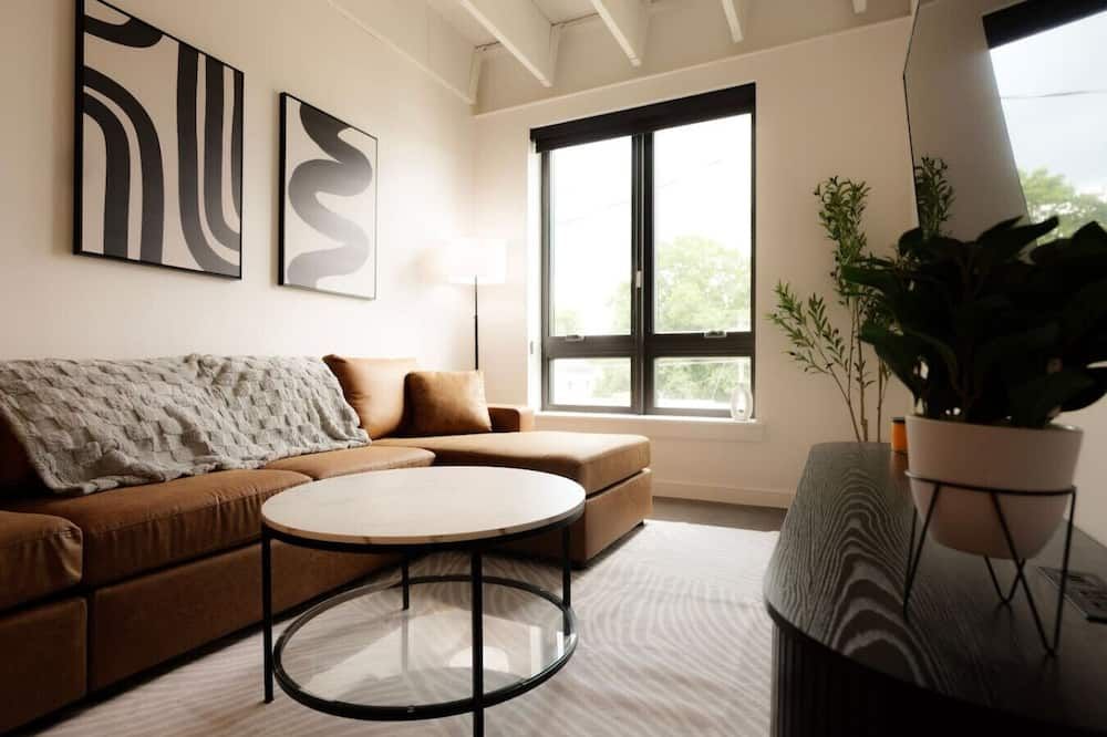 Above The Roots | Sophisticated 1bd Retreat - Washington - Wohnzimmer