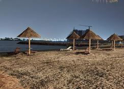 Dream studio panoramic beach and sea view - Al Hamra Village - Building