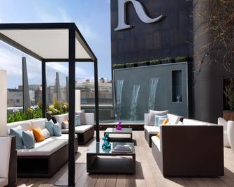 Renaissance Barcelona Hotel - Barcelona - Patio
