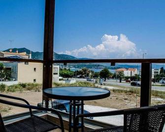 Petritis Villas - Nea Iraklitsa - Pati