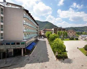 Hotel Barchetta Excelsior - Como - Building