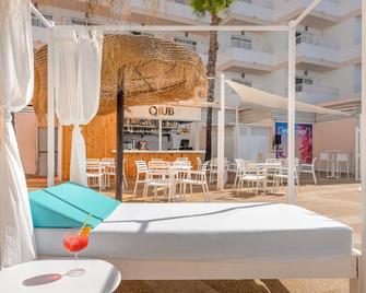 Apartamentos Panoramic - Ibiza - Patio