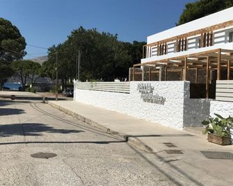 Aellia Hotel & Suites - Lakki