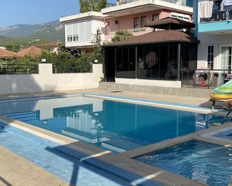 Tekirova Dora butik otel - Kemer - Piscina