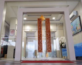 Hotel With Ok - Jakarta - Lobby