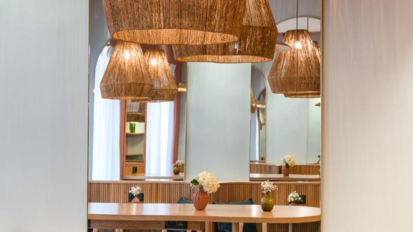Hotel Delarc Paris