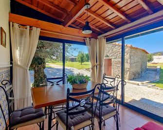 Casa Largo do Porto - Country House with Swimming Pool - Cardielos - Essbereich