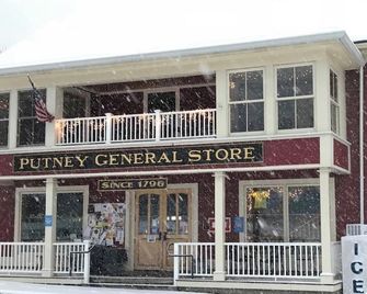 Family Friendly Hilltop House In Putney Vermont - Putney - Building