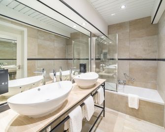 Grand Hotel Normandy by CW Hotel Collection - ברוג'