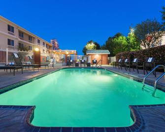 Fairfield Inn & Suites by Marriott Odessa - Odessa - Alberca